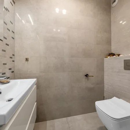 Wilanowska Prestige - 80m2, Parking & Balcony - By Rentujemy * Warszawa