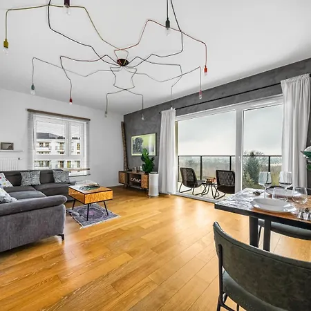 Wilanowska Prestige - 80m2, Parking & Balcony - By Rentujemy Lägenhet *
