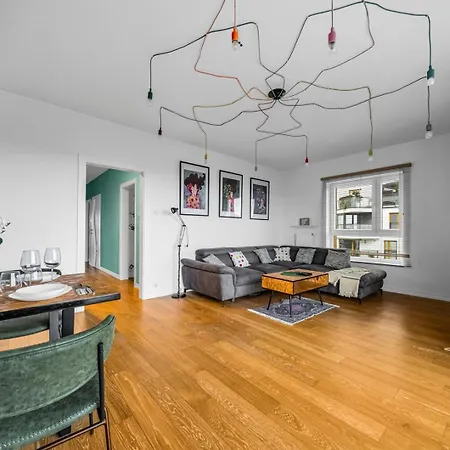 Wilanowska Prestige - 80m2, Parking & Balcony - By Rentujemy Warschau