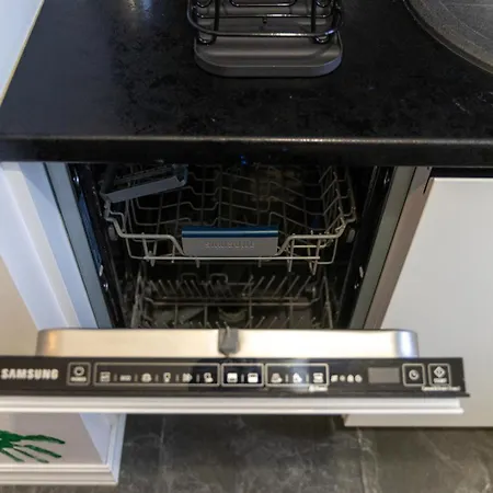 Wilanowska Prestige - 80m2, Parking & Balcony - By Rentujemy Warschau