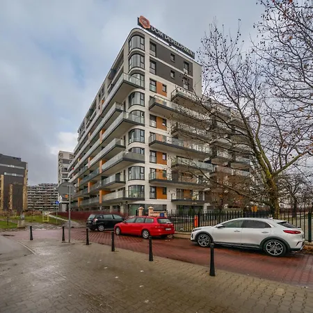 דירה Wilanowska Prestige - 80m2, Parking & Balcony - By Rentujemy ורשה