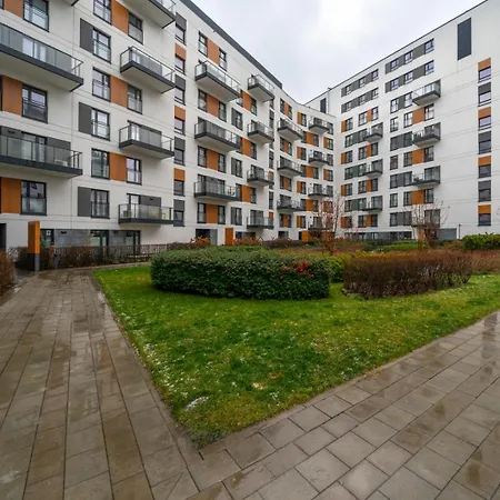 Wilanowska Prestige - 80m2, Parking & Balcony - By Rentujemy * Warschau