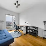 Apartmán Wilanowska Prestige - 80m2, Parking & Balcony - By Rentujemy
