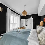 Apartmán Wilanowska Prestige - 80m2, Parking & Balcony - By Rentujemy