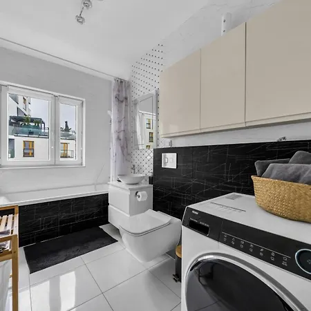 Wilanowska Prestige - 80m2, Parking & Balcony - By Rentujemy Apartment *